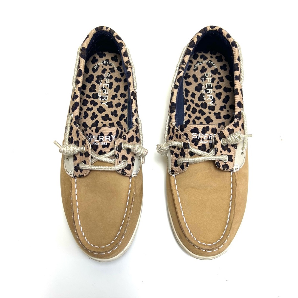Sperry flats boat shoes. Cheetah print. Size 6 Women